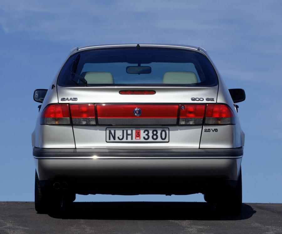  Saab 900 1993 года  (фото 21 из 22)